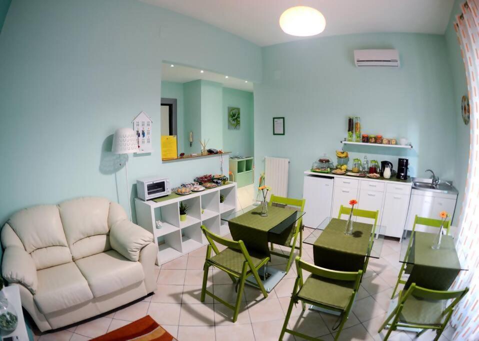 B&B Acquamarina Salerno Szoba fotó