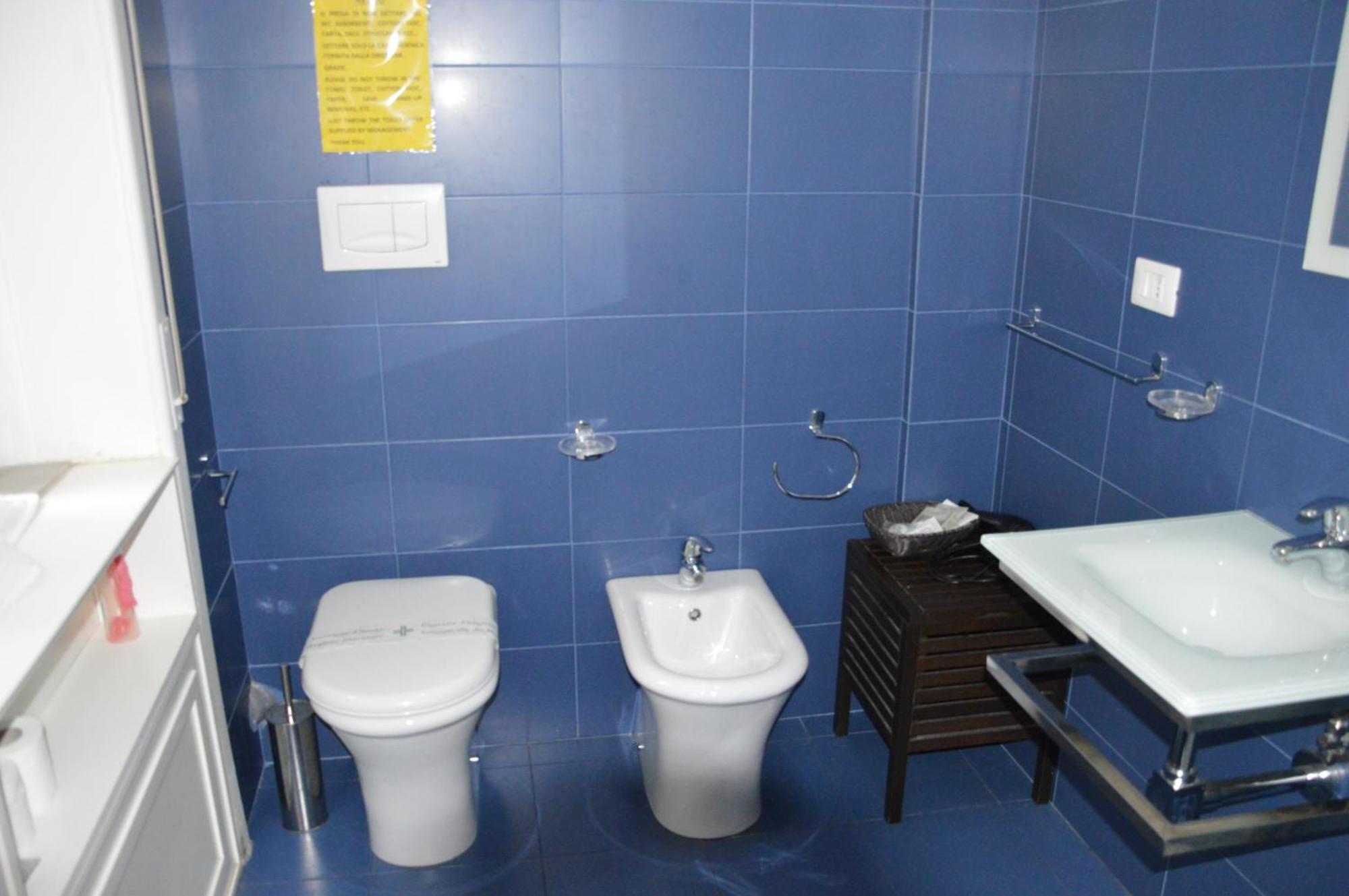 B&B Acquamarina Salerno Szoba fotó